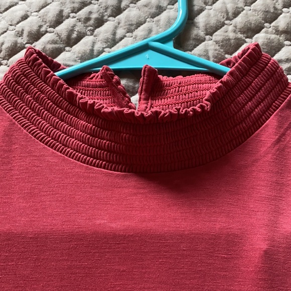 Halter style top - Picture 2 of 5